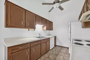 641 Amphitheater Dr, Rockford, IL 61107 - Photo 8