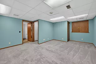 641 Amphitheater Dr, Rockford, IL 61107 - Photo 20