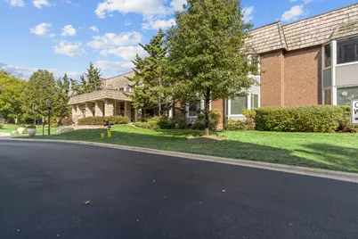 2300 Windsor Mall Court #2E, Park Ridge, IL 60068 - Photo 4