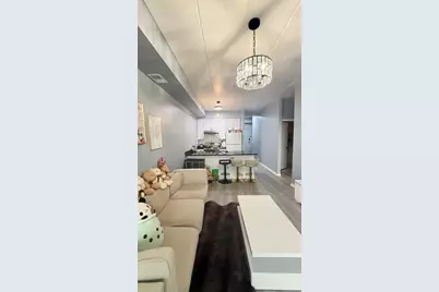 974 W 35th Place #508, Chicago, IL 60609 - Photo 2
