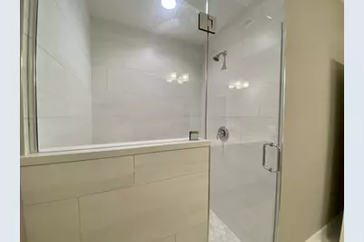 5667 W Higgins Avenue #1E, Chicago, IL 60630 - Photo 20