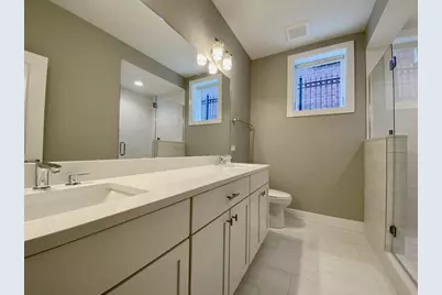 5667 W Higgins Avenue #1E, Chicago, IL 60630 - Photo 18