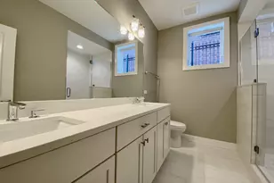 5667 W Higgins Ave, Chicago, IL 60630 - Photo 18