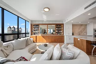 180 E Pearson St, Chicago, IL 60611 - Photo 10