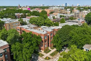 2456 W Eastwood Ave, Chicago, IL 60625 - Photo 1