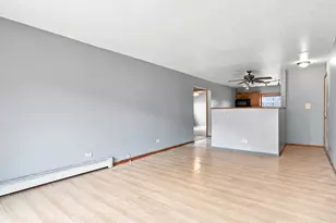 10747 S Harlem Ave, Worth, IL 60482 - Photo 4