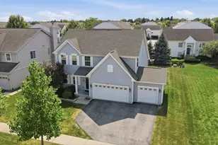3016 Monterey Ln, Wadsworth, IL 60083 - Photo 2