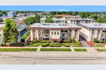 4716 W 106th Place #1C, Oak Lawn, IL 60453 - Photo 2