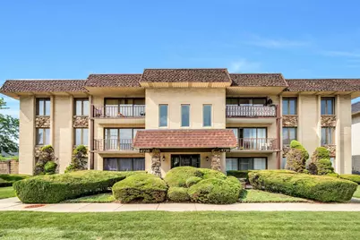 4716 W 106th Place #1C, Oak Lawn, IL 60453 - Photo 1