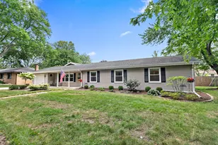 826 Birchwood Dr, Sycamore, IL 60178 - Photo 1