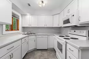 826 Birchwood Dr, Sycamore, IL 60178 - Photo 8