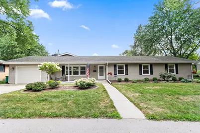 826 Birchwood Drive, Sycamore, IL 60178 - Photo 2