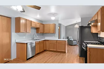 335 B Warren Street #B, Somonauk, IL 60552 - Photo 6