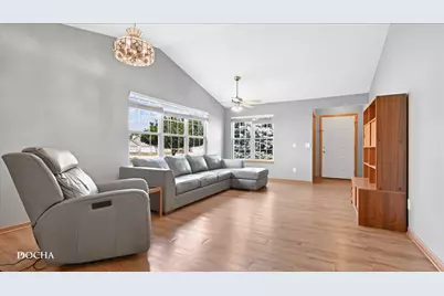 335 B Warren Street #B, Somonauk, IL 60552 - Photo 4