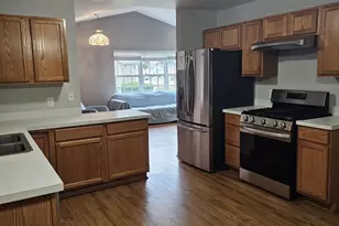 335B Warren St, Somonauk, IL 60552 - Photo 4