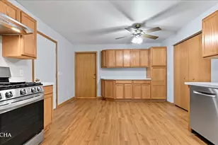 335B Warren St, Somonauk, IL 60552 - Photo 8