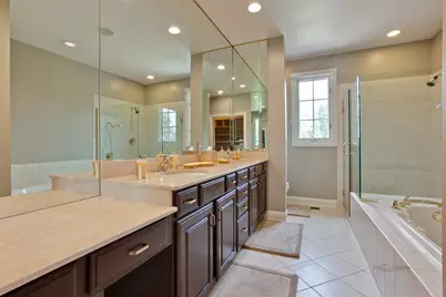 655 S Buckingham Court, Lake Forest, IL 60045 - Photo 8