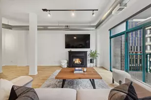 910 W Madison St, Chicago, IL 60607 - Photo 4