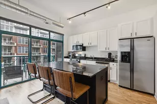 910 W Madison St, Chicago, IL 60607 - Photo 2