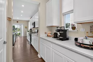 16156 S Lk Vw Rd, Plainfield, IL 60586 - Photo 4
