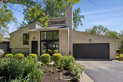 2929 Northcreek Drive, Woodridge, IL 60517 - Photo 1