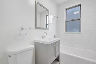 4742 W Roscoe St, Chicago, IL 60641 - Photo 12