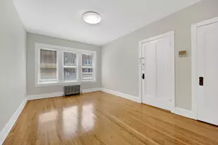 4742 W Roscoe St, Chicago, IL 60641 - Photo 2