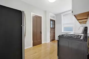 4742 W Roscoe St, Chicago, IL 60641 - Photo 8