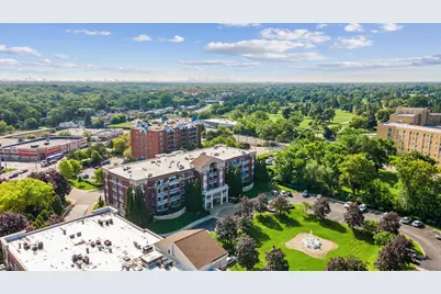 7011 W Touhy Avenue #310, Niles, IL 60714 - Photo 4