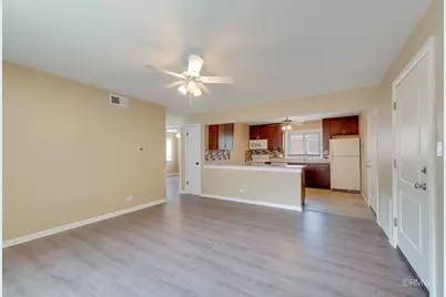 32 N Main Street #1N, Glen Ellyn, IL 60137 - Photo 4