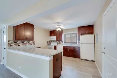 32 N Main Street #1N, Glen Ellyn, IL 60137 - Photo 6