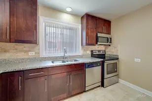 32 N Main St, Glen Ellyn, IL 60137 - Photo 6