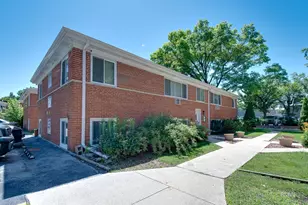 32 N Main St, Glen Ellyn, IL 60137 - Photo 1