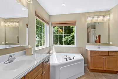 2421 Stonybrook Street, Wauconda, IL 60084 - Photo 18