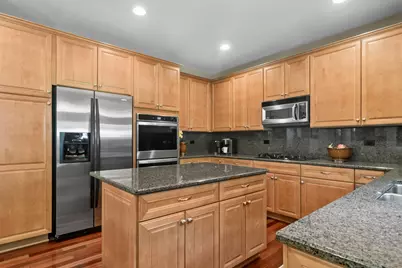 2421 Stonybrook Street, Wauconda, IL 60084 - Photo 10