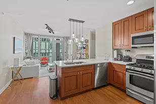 160 E Illinois St, Chicago, IL 60610 - Photo 4