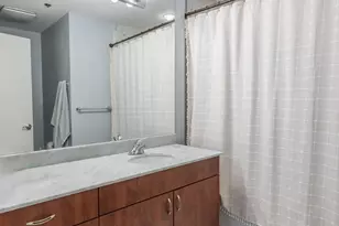 160 E Illinois St, Chicago, IL 60610 - Photo 14