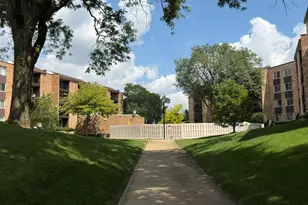 1101 S Hunt Club Dr, Mount Prospect, IL 60056 - Photo 20