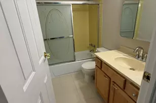 1101 S Hunt Club Dr, Mount Prospect, IL 60056 - Photo 8