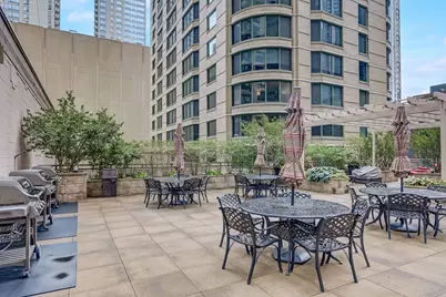 400 E Ohio Street #801, Chicago, IL 60611 - Photo 40