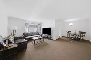 831 E Carriage Ln, Palatine, IL 60074 - Photo 18