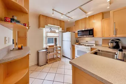 2417 W Fitch Avenue #1, Chicago, IL 60645 - Photo 6