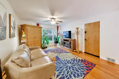 2417 W Fitch Avenue #1, Chicago, IL 60645 - Photo 4