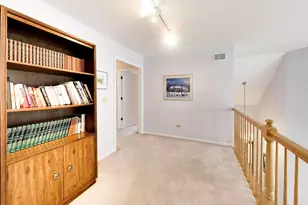 2107 Norwich Ct, Glenview, IL 60026 - Photo 16