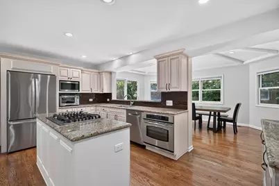 316 Fox Run Drive, Northbrook, IL 60062 - Photo 6