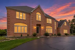 122 Deepwood Rd, Barrington Hills, IL 60010 - Photo 2
