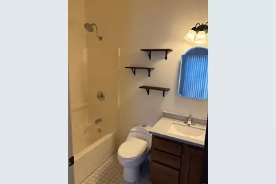 520 N Milwaukee Avenue #7, Libertyville, IL 60048 - Photo 4