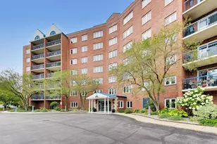 7120 N Milwaukee Ave, Niles, IL 60714 - Photo 1