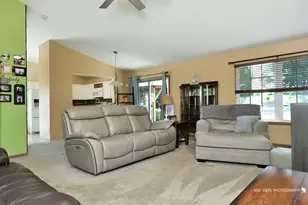 1525 Southport Ct, Zion, IL 60099 - Photo 12