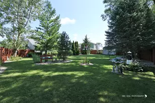 1525 Southport Ct, Zion, IL 60099 - Photo 8